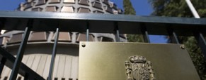 El TC suspèn la declaració sobiranista del Parlament