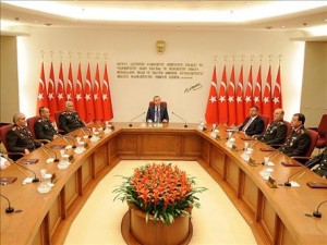 Erdogan reunit amb els ats càrrecs de l'exèrcit.