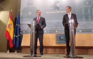 Rob Wainwright (Dreta), director de Europol, amb el Secretari d’Estat de Seguretat espanyol (Esquerra)