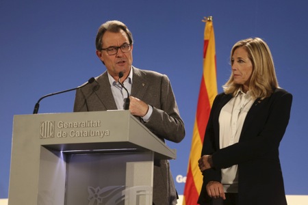 Joana Ortega i Artur Mas després de la votació del 9N